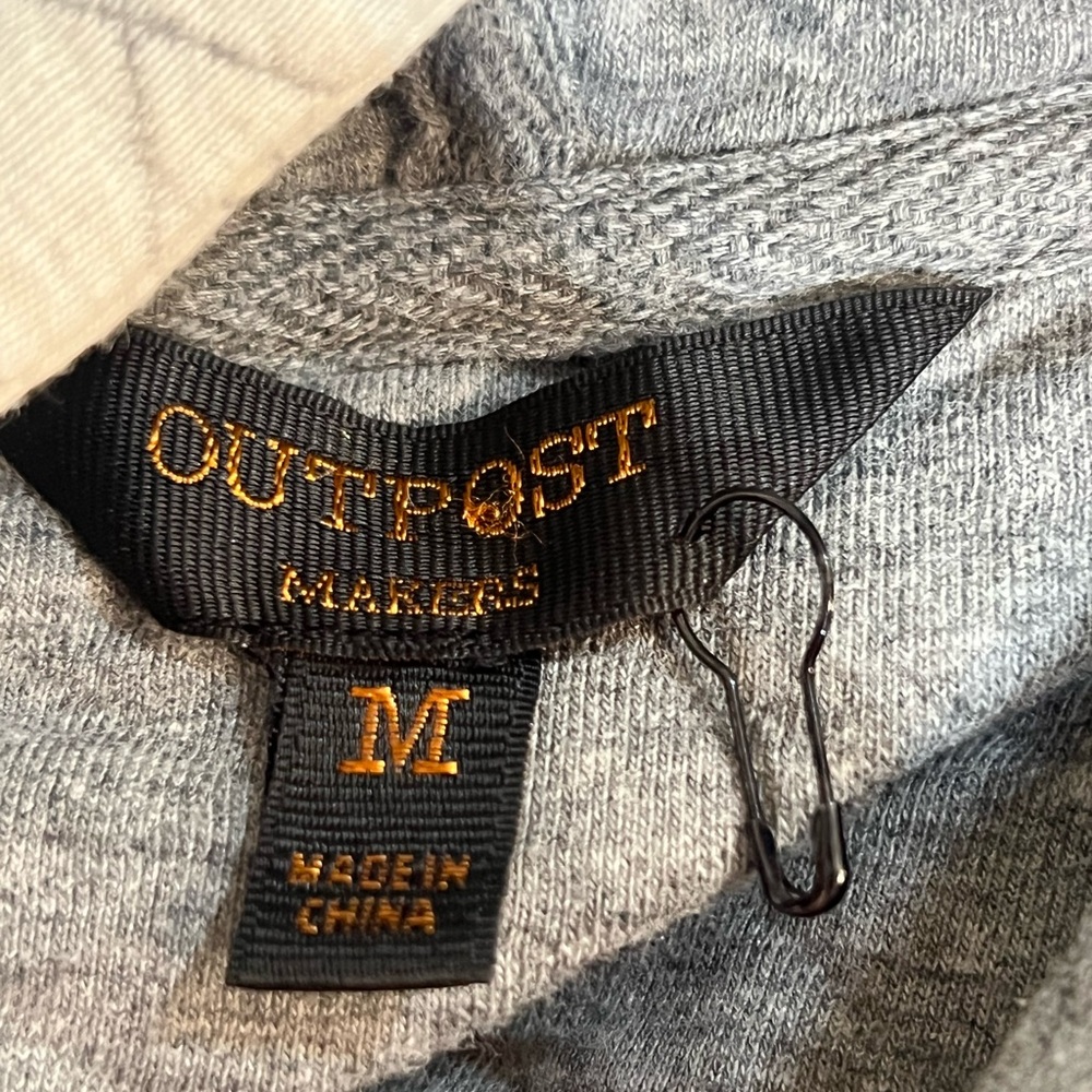 ✨sold✨Outpost from Buckle Quilted Gray Hoodie Sweater - Picture 6 of 7